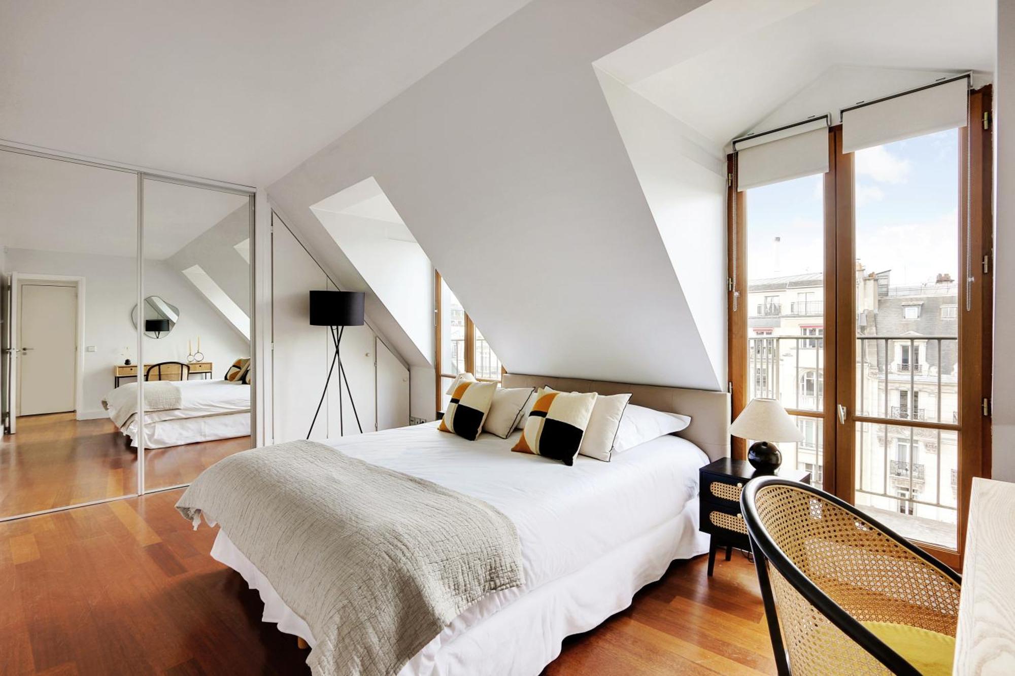 Eiffel Tower View Apartment Париж Екстериор снимка