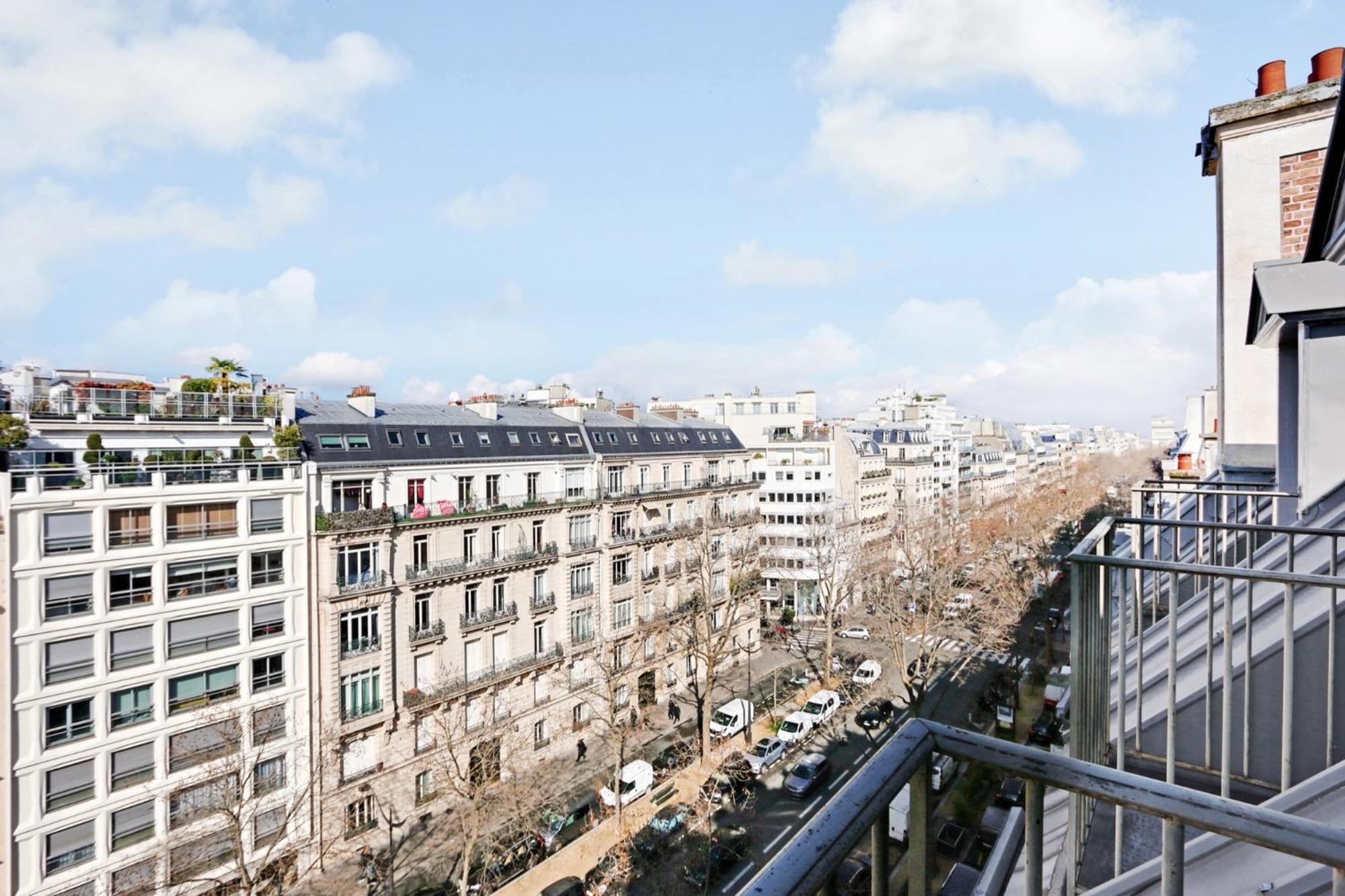 Eiffel Tower View Apartment Париж Екстериор снимка