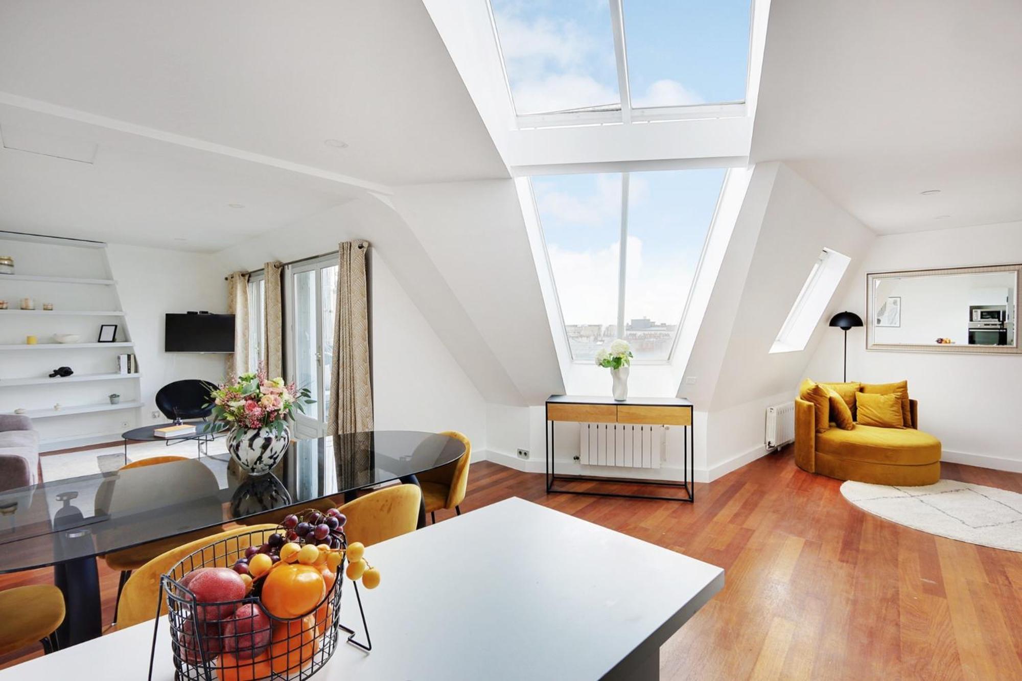 Eiffel Tower View Apartment Париж Екстериор снимка
