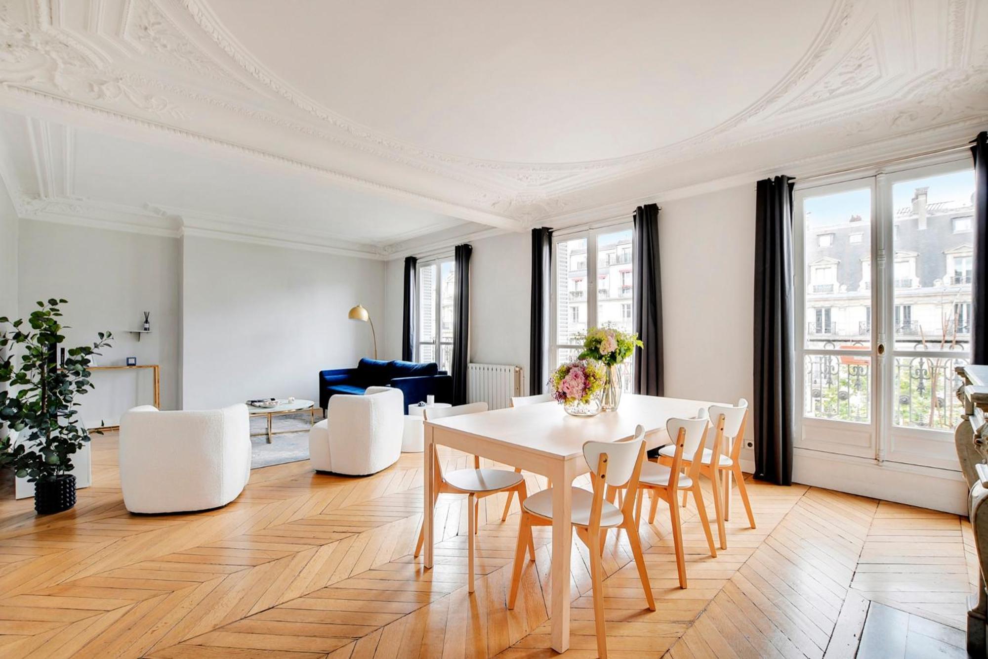 Eiffel Tower View Apartment Париж Екстериор снимка