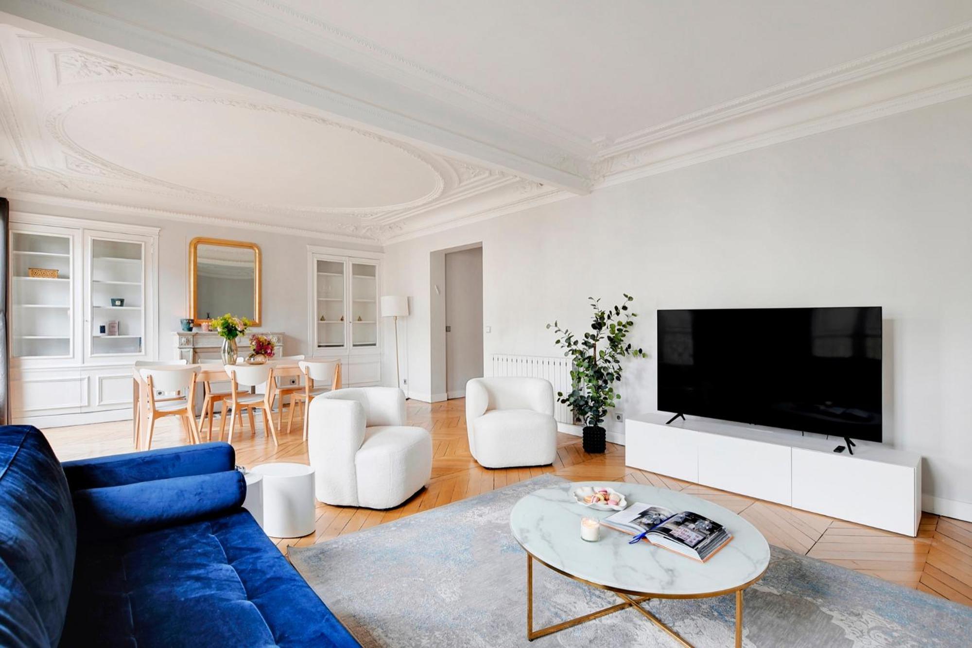 Eiffel Tower View Apartment Париж Екстериор снимка